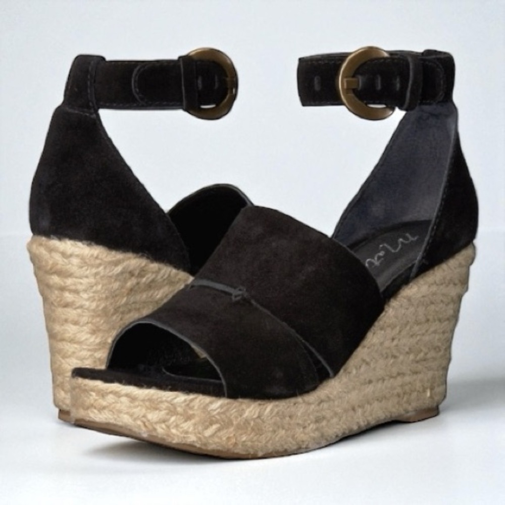NWOB Matisse Cha Cha Wedge in Black Suede with Halo Strap • Size 8